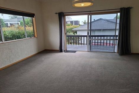 Photo of property in 84a Marine Parade, Mellons Bay, Auckland, 2014