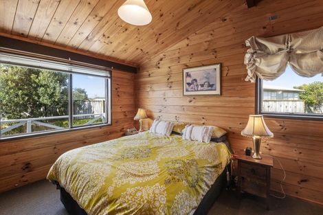 Photo of property in 64 Edinburgh Terrace, Foxton Beach, Foxton, 4815