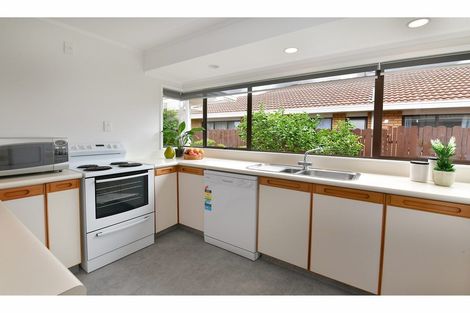 Photo of property in 29 Edward Avenue, Orewa, 0931