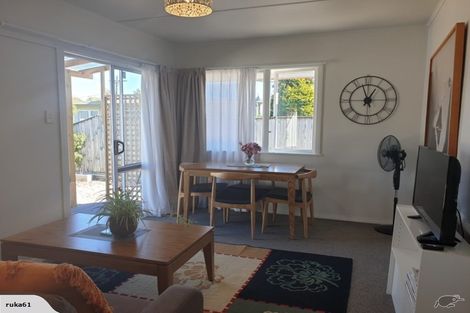 Photo of property in 80a Golf Road, New Lynn, Auckland, 0600
