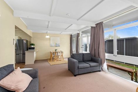 Photo of property in 3/340 Te Atatu Road, Te Atatu South, Auckland, 0610