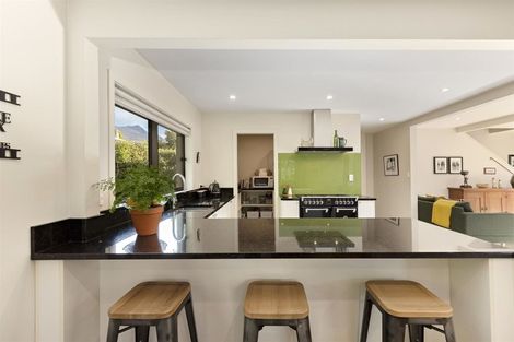 Photo of property in 77 Oregon Drive, Kelvin Heights, Queenstown, 9300