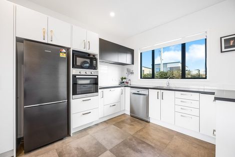 Photo of property in 4/7 Scott Road, Hobsonville, Auckland, 0616