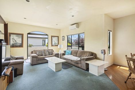 Photo of property in 352 East Coast Road, Sunnynook, Auckland, 0630