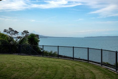 Photo of property in 10 Colleen Court, Cockle Bay, Auckland, 2014