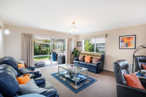 Photo of property in 27 Norfolk Crescent, Feilding, 4702