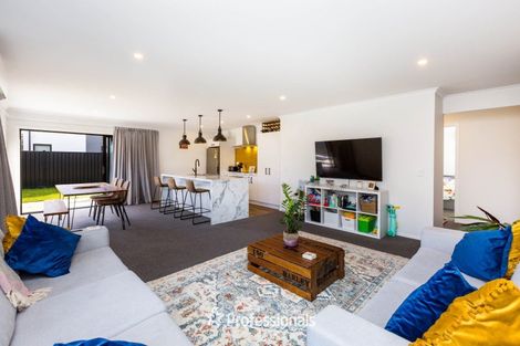 Photo of property in 18 Castletown Street, Wallaceville, Upper Hutt, 5018