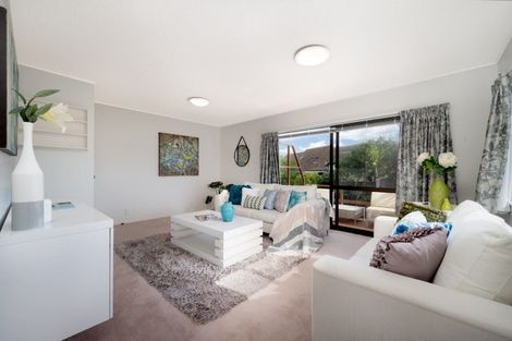 Photo of property in 2/77 Aberfeldy Avenue, Highland Park, Auckland, 2010