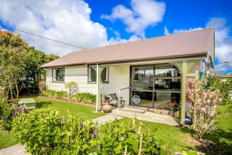 Photo of property in 16 Hunter Street, Westport, 7825