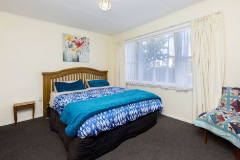 Photo of property in 29 Vista Crescent, Maoribank, Upper Hutt, 5018