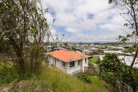 Photo of property in 31 Simons Street, Moturoa, New Plymouth, 4310