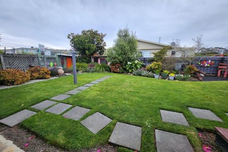 Photo of property in 6 Kenilworth Road, Oamaru North, Oamaru, 9400