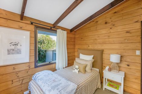 Photo of property in 3 Veale Road, Frankleigh Park, New Plymouth, 4310