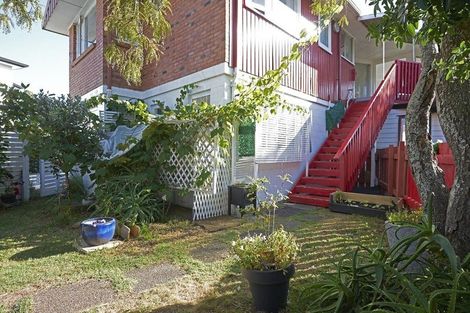 Photo of property in 32 Kirkbride Road, Mangere Bridge, Auckland, 2022