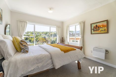 Photo of property in 7 Wakely Road, Newlands, Wellington, 6037