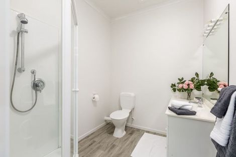 Photo of property in 19 Ngarahana Avenue, Paremoremo, Auckland, 0632