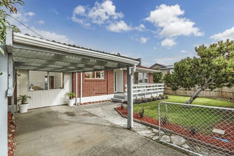 Photo of property in 2 Border Road, Henderson, Auckland, 0612
