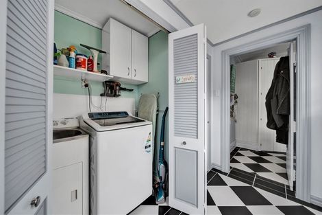 Photo of property in 15 Surrey Street, Hawera, 4610