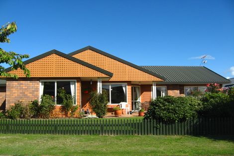 Photo of property in 1 Alpine Close, Mosgiel, 9024