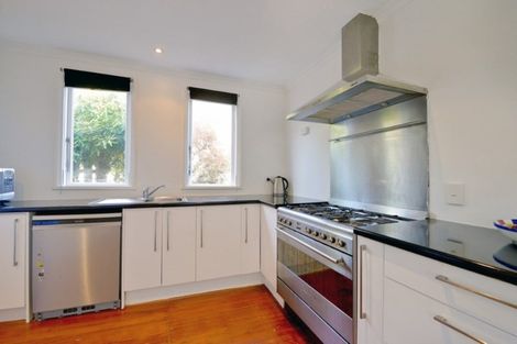 Photo of property in 107 Hargest Crescent, Saint Clair, Dunedin, 9012