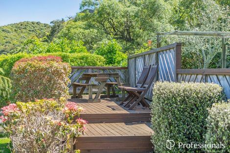 Photo of property in 14 Bushey Way, Maungaraki, Lower Hutt, 5010