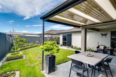 Photo of property in 34 Orotu Drive, Poraiti, Napier, 4112