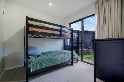Photo of property in 2d Taratoa Street, Point England, Auckland, 1072