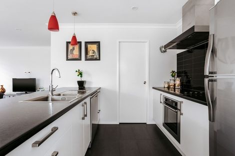 Photo of property in 68 Bert Wall Drive, Omokoroa, 3114