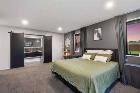 Photo of property in 8 Crawford Close, Amberley, 7410