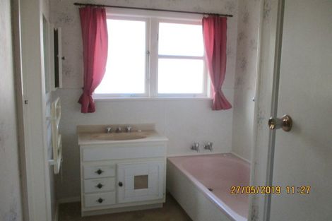 Photo of property in 16 Saint Edmund Crescent, Tawa, Wellington, 5028