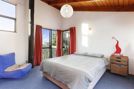 Photo of property in 807 West Coast Road, Oratia, Auckland, 0604