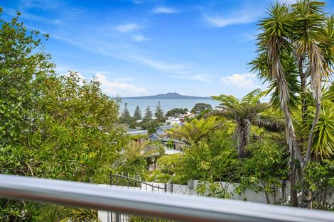 Photo of property in 8 Oban Road, Browns Bay, Auckland, 0630