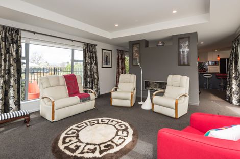 Photo of property in 43 Davaar Crescent, Broomfield, Christchurch, 8042