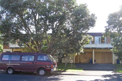 Photo of property in 4/5 Glen Road, Browns Bay, Auckland, 0630