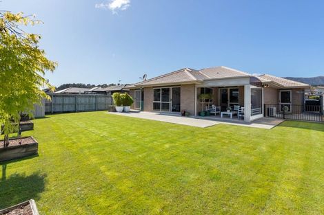 Photo of property in 10 Sunstone Crescent, Brown Owl, Upper Hutt, 5018