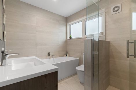 Photo of property in 15 Taioma Crescent, Te Atatu Peninsula, Auckland, 0610