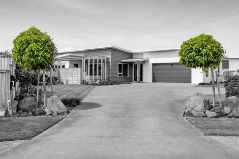 Photo of property in 7 Reremoana Close, Hawera, 4610
