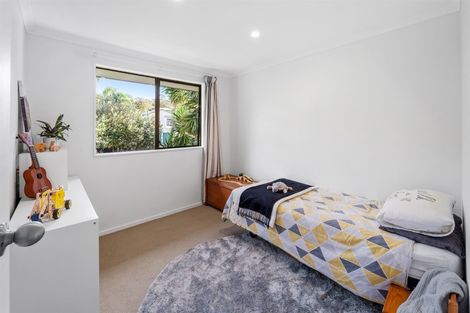 Photo of property in 1/26 Waiora Road, Stanmore Bay, Whangaparaoa, 0932