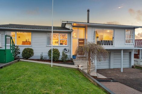 Photo of property in 48 Marlborough Avenue, Glenfield, Auckland, 0629