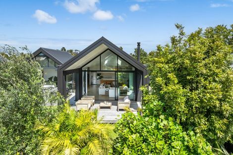 Photo of property in 75 Sandpiper Avenue, Point Wells, 0986