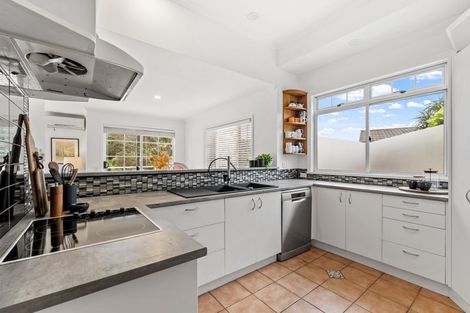 Photo of property in 41 Ferry Road, Arkles Bay, Whangaparaoa, 0932