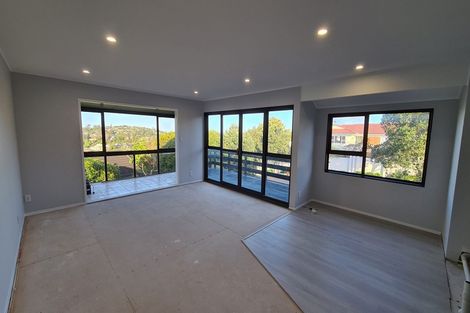 Photo of property in 2/25 Sartors Avenue, Northcross, Auckland, 0630