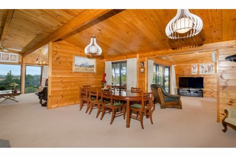 Photo of property in 535 Peak Road, Helensville, 0875