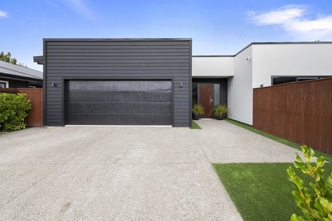 Photo of property in 34 Freedom Drive, Kelvin Grove, Palmerston North, 4414