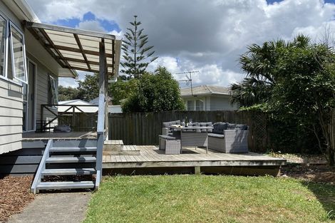 Photo of property in 2/12 Duncan Avenue, Te Atatu South, Auckland, 0610