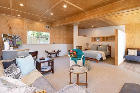 Photo of property in 90 Resolution Road, Welcome Bay, Tauranga, 3112