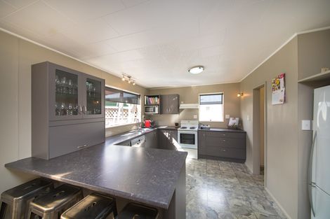 Photo of property in 16 Karaka Street, Hokowhitu, Palmerston North, 4410