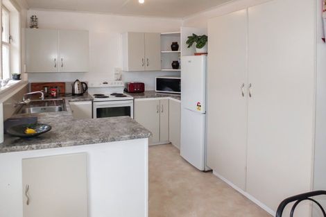 Photo of property in 10 Churchill Crescent, Foxton, 4814