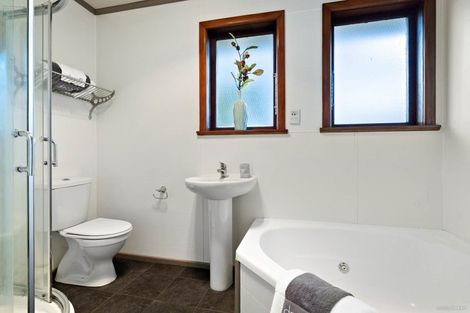 Photo of property in 18 Challinor Street, Pakuranga, Auckland, 2010