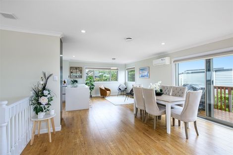 Photo of property in 44 Coventry Way, Long Bay, Auckland, 0630